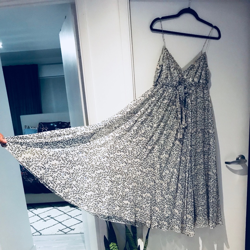 Gorgeous Flowy DVF Jolie Dress